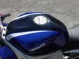 miniature r6 bleu